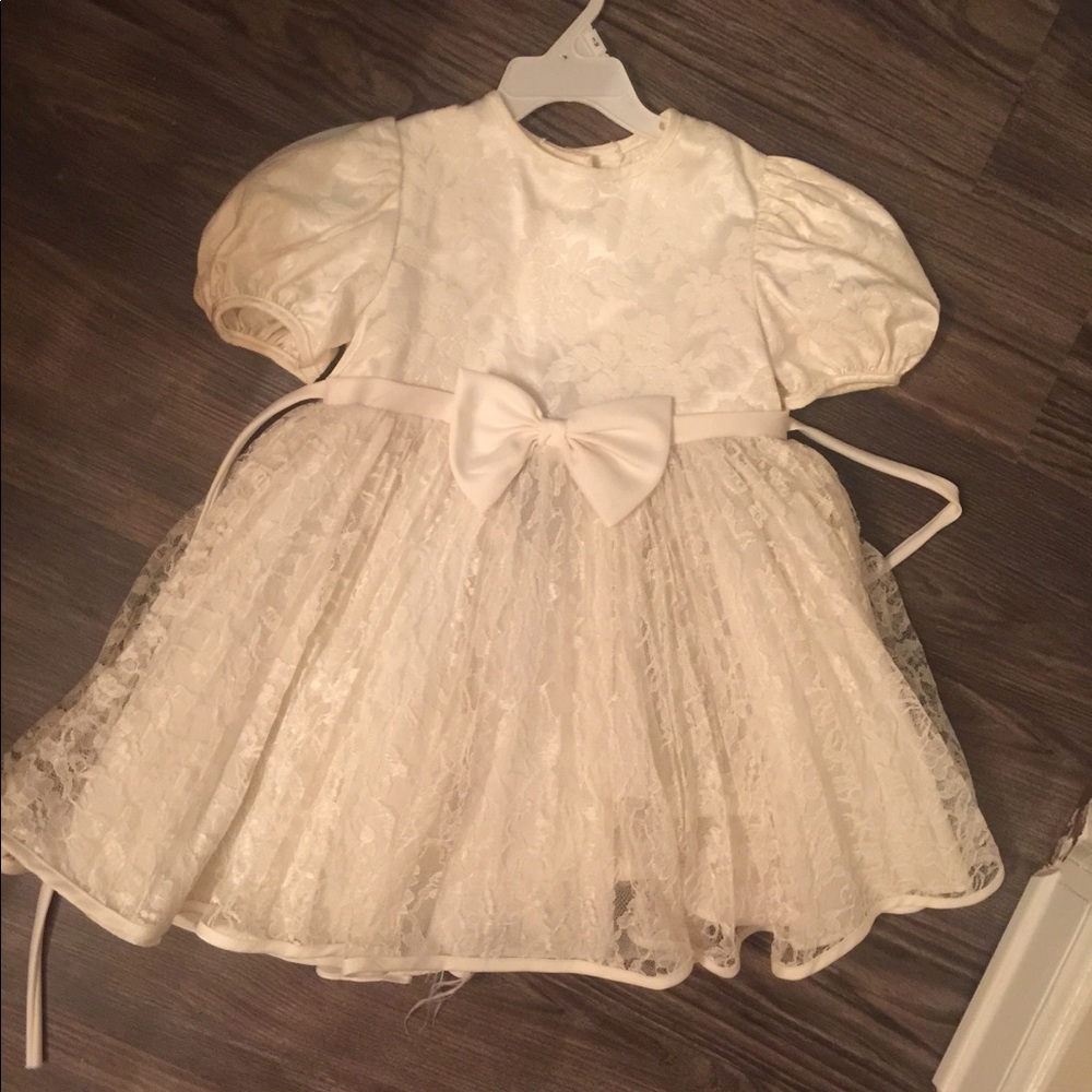 🔥BEAUTIFUL OFF WHITE LACE GIRLS DRESS 👗 SIZE 3🔥